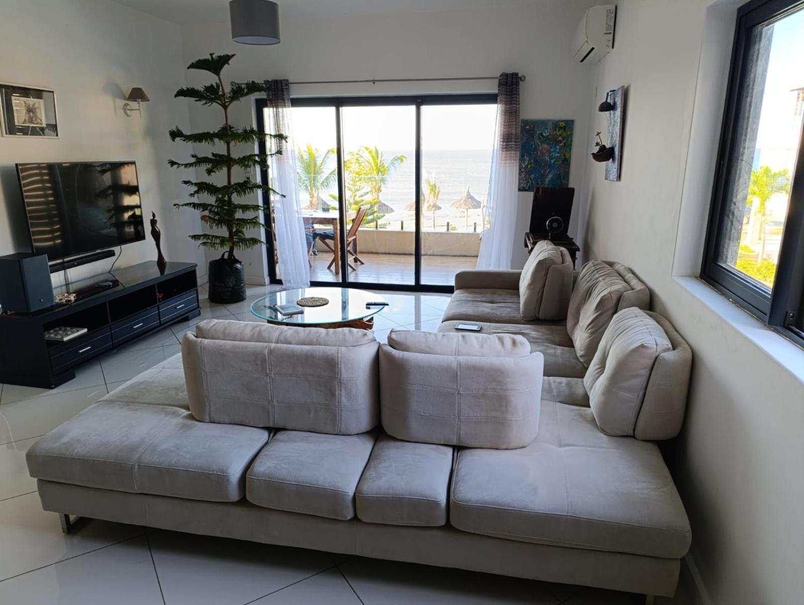 Magnificent Sea-View Apartment Flic-en-Flacq Esterno foto