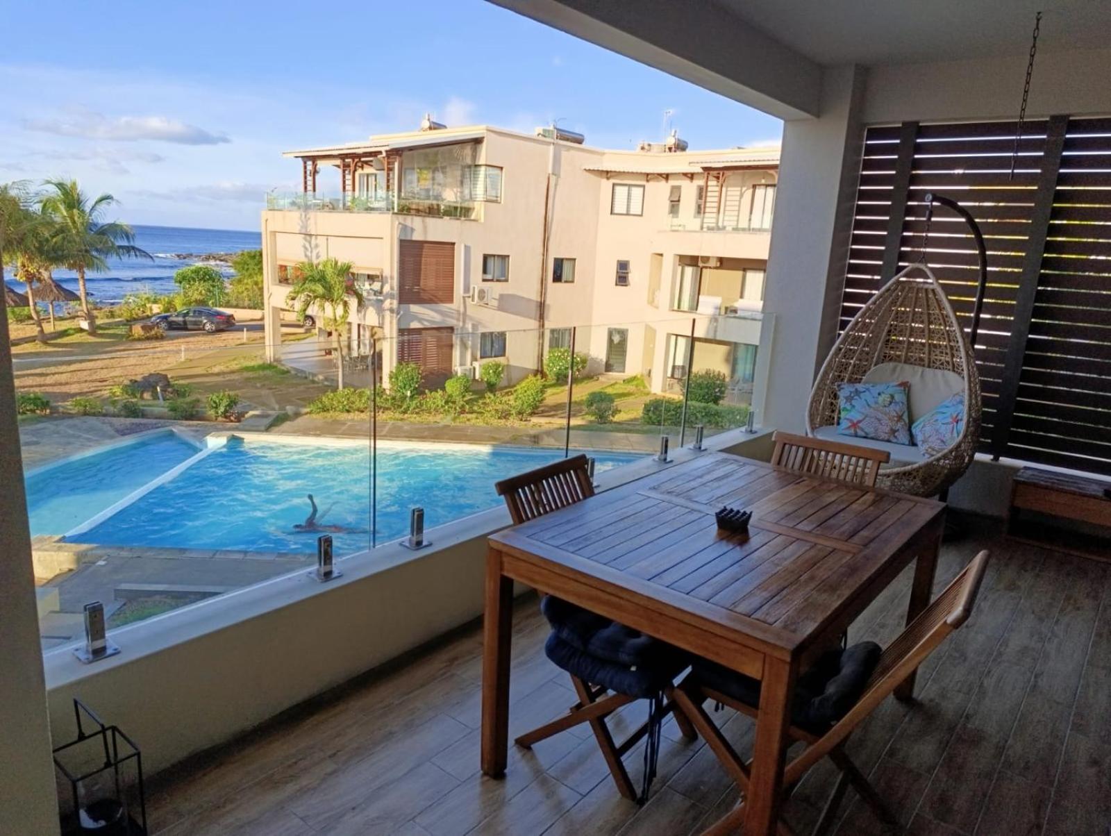 Magnificent Sea-View Apartment Flic-en-Flacq Esterno foto
